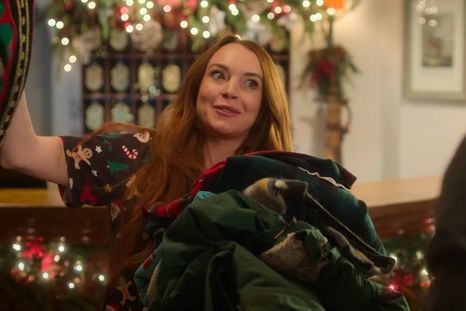 Foto: https://hiramnoriega.com/43457/trailer-navidad-de-golpe-lindsay-lohan-netflix/