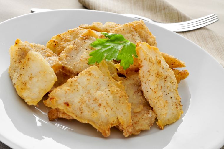 Receta casera de filet de merluza empanado con tips clave.