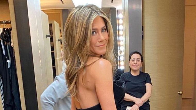 Si algo le faltaba al pelo de Jennifer Aniston era un horóscopo en su honor.