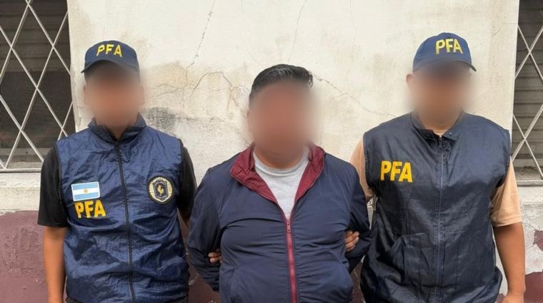 El prófugo fue capturado tras un intensivo seguimiento de efectivos de la PFA.