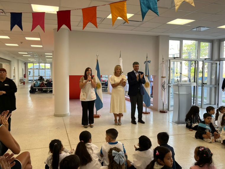 Jorge Macri junto a la Ministra de Educación Mercedes Miguel. Jorge Macri junto a la Ministra de Educación Mercedes Miguel.