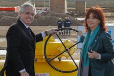 Alberto Fernández y Cristina Fernández de Kirchner en la inauguración del gasoducto Néstor Kirchner Alberto Fernández y Cristina Fernández de Kirchner en la inauguración del gasoducto Néstor Kirchner