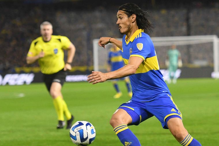 El Matador fue titular en su primer partido en el Xeneize. Foto: Télam