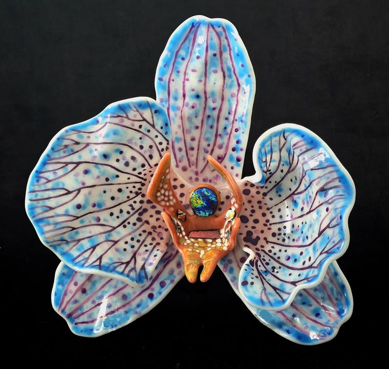 Fanny Finchelman encontró en el vidrio su medio de expresión. Fanny Finchelman encontró en el vidrio su medio de expresión.