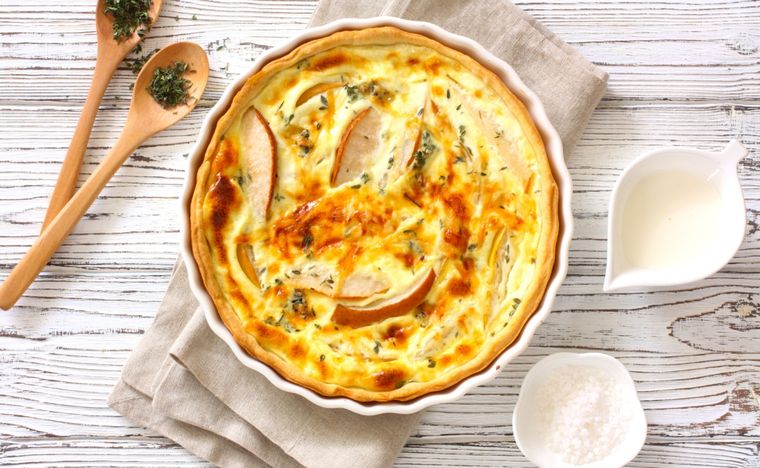 Quiche de pera y queso azul Una receta simple y deliciosa para disfrutar en el almuerzo. Foto: Shutterstock