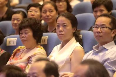 MDZol | Foto: ALAMY. Yang Huiyan (en el centro) es la mujer más rica de Asia.