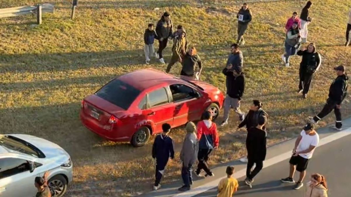 Tras encontrar los restos de Agostina Vega y en medio de la bronca, familiares y vecinos cortan rutas en Córdoba
