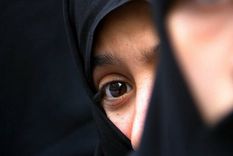 iran modifica la ley sobre lapidacion de adulteros