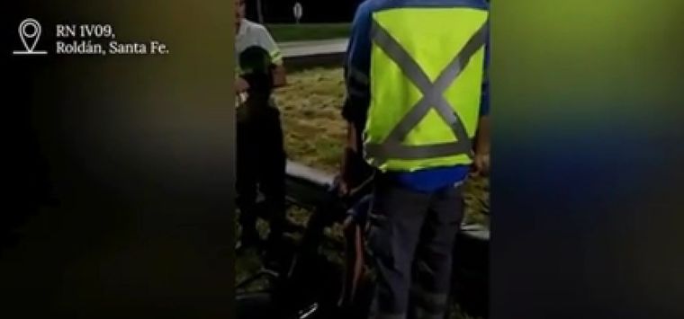 Fue durante un control en el kilómetro 327 de la Ruta Nacional 109, a la altura de la localidad santafesina de Roldán. Foto: Captura de video