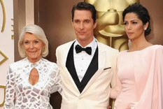 Camila Alves, esposa de Matthew McConaughey, contó cómo la madre del actor le hizo la vida imposible cuando era su novia.