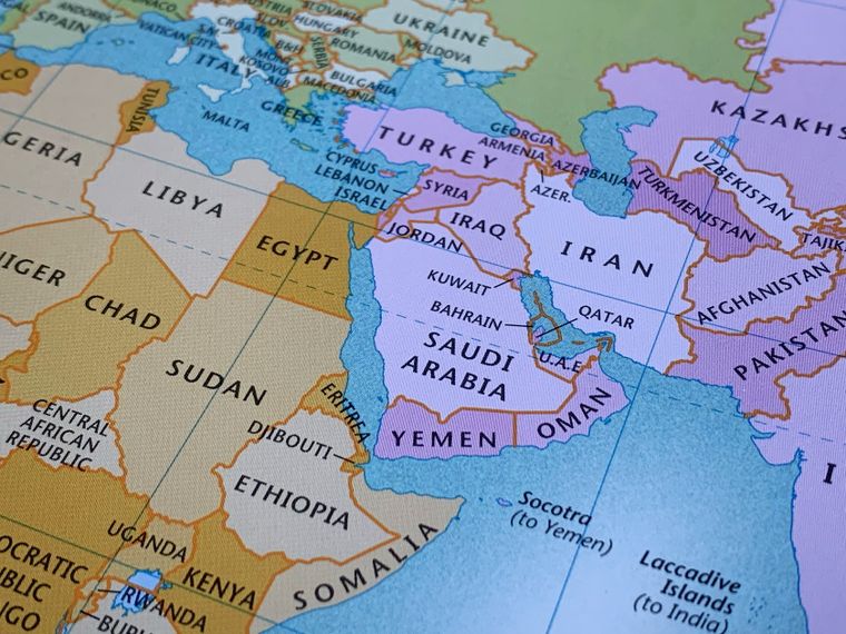Mapa de Oriente Medio con Irán como punto central del conflicto, mientras Estados Unidos analiza nuevas alianzas y apoyos en la región.