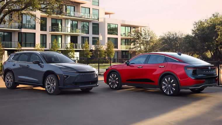 Toyota Crown Signia 2025