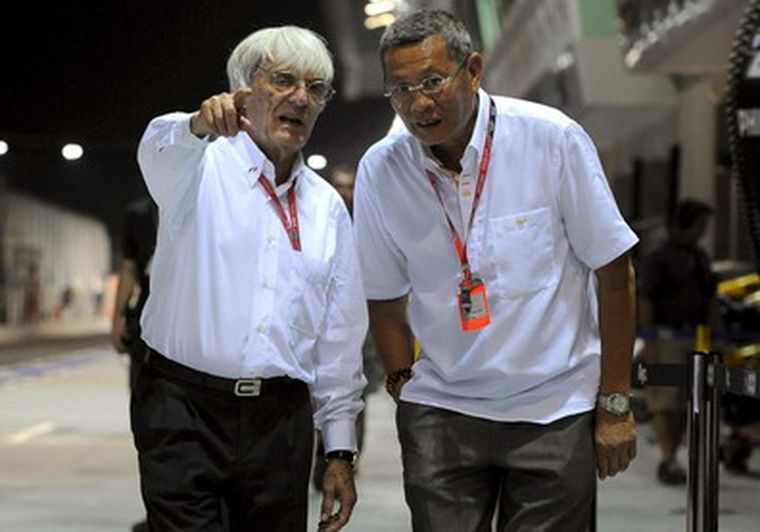 Bernie Ecclestone (der) apoya al brasileño Massa. Foto: EFE
