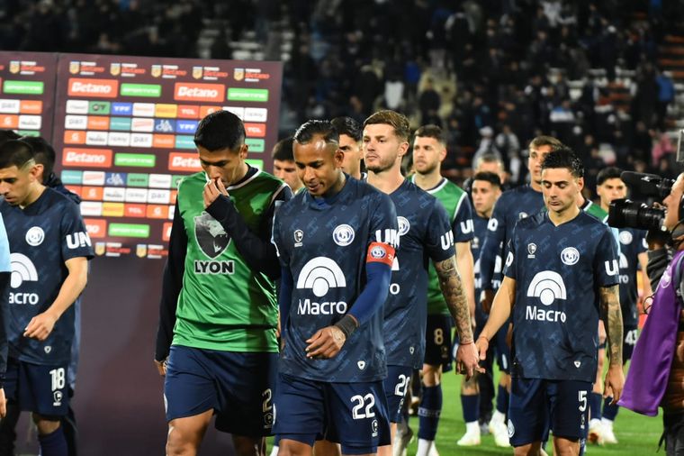 Independiente Rivadavia perdió ante Boca y sigue sin poder ganar de local. 