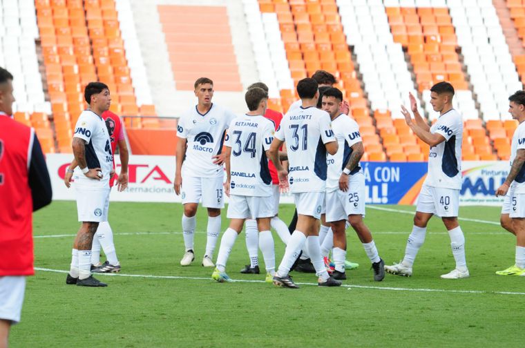 La Lepra tiene todo definido para su estreno en Copa Argentina. Foto: Alf Ponce / MDZ