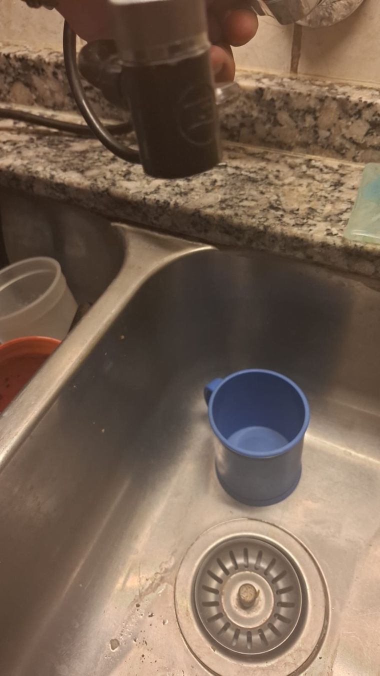 Los vecinos de Las Heras no tienen agua ni en los tanques. Los vecinos de Las Heras no tienen agua ni en los tanques.