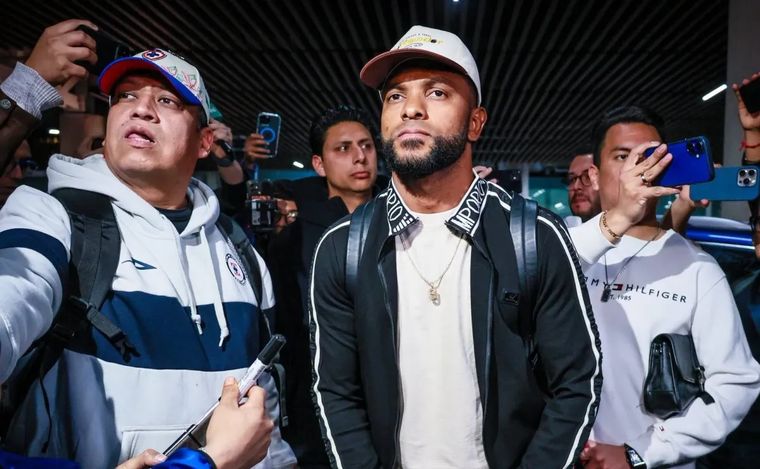 Miguel Borja ya está en México para firmar contrato con Cruz Azul.&nbsp;