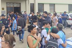 El alumno ingresó armado a una escuela en Brasil, abrió fuego en un pasillo y provocó dos muertes antes de ser detenido por la policía.