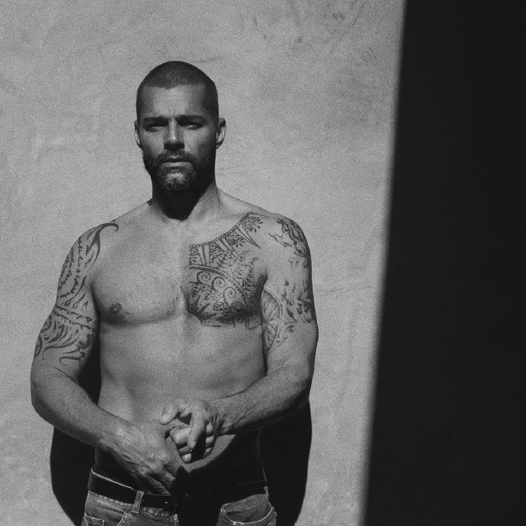 El último tatuaje el cantante se lo hizo en plena cuarentena y representa a sus cuatro hijos.