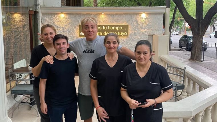 El cantante estuvo de paseo por la provincia y se tomó fotos con sus fans. El cantante estuvo de paseo por la provincia y se tomó fotos con sus fans.