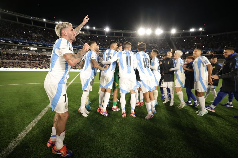 La Juventus va en busca de un jugador de la Selección argentina y pondría a otro a modo de trueque . Foto: @Argentina