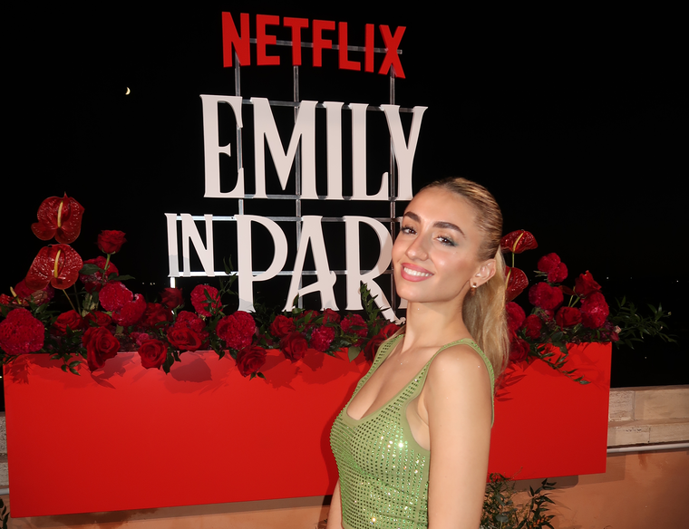 En 2024, Vicky Mezquita tuvo el privilegio de ser una de las invitadas a la premiere de Emily en París en Roma.
