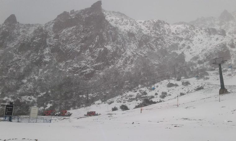 El cerro Catedral. Imagen ilustrativa. Foto: Twitter (@anbariloche)