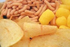 la anmat prohibio varias marcas de snacks en todo el pais