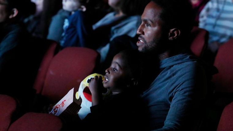 Su estilo se basa en colores muy vivos y canciones muy repetitivas y pegadizas.