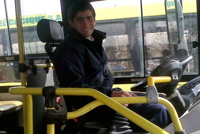 MDZol | El micrero posó feliz para la foto luego del llamado de atención de un pasajero.