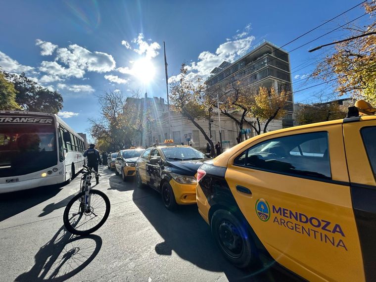 Cada vez son más los taxistas que se suman a Uber