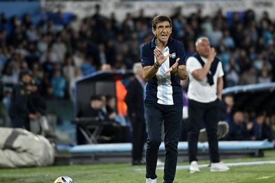 MDZol | Gustavo Costas se molestó cuando le preguntaron por la situación de Arias y Cambeses