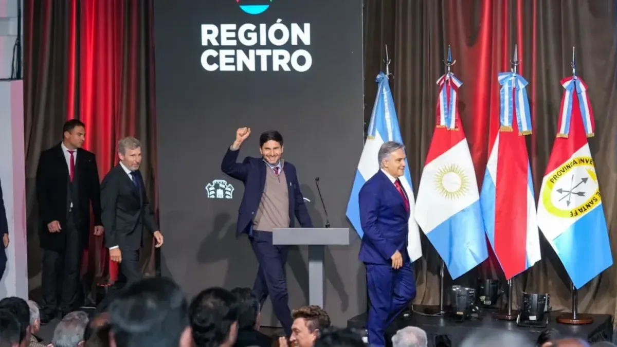 Martín Llaryora, Maximiliano Pullaro y Rogelio Frigerio refuerzan su bloque y llevan nuevos reclamos a Milei