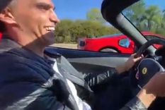 se filmaron corriendo picadas en dos ferrari: de algo hay que morir