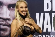 Ebanie Bridges durante el pesaje del combate que terminó perdiendo. Foto: Fox Sports