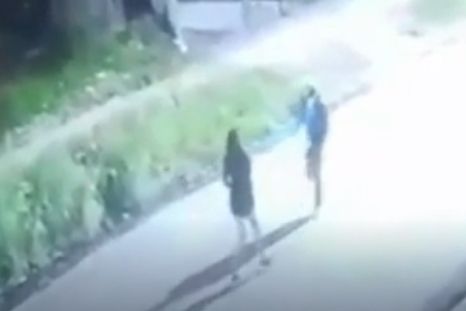Una mujer mató a su novio a puñaladas en plena calle en González Catán Foto: Captura de video