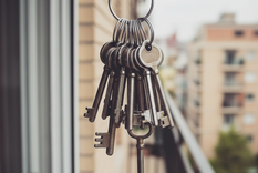 Las llaves acumulan bacterias y suciedad con el uso diario. Foto: Archivo