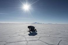 El Salar de Uyuni en Bolivia es un sitio peculiar para el turismo en la región. Foto: GETTY IMAGES
