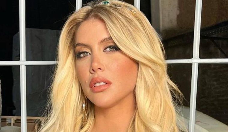 Mantén la respiración antes de ver la selfie de Wanda Nara luciendo un provocativo escote Wanda Nara es una reconocida empresaria, modelo y presentadora de TV argentina. Foto: Instagram
