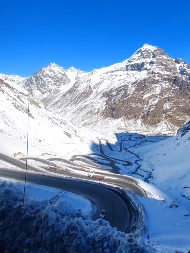 El paso a Chile se encuentra cerrado para todo tipo de vehículos. Foto: Osvaldo Valle