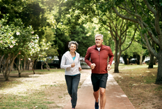 Septiembre es reconocido como el Mes del Envejecimiento Saludable, una iniciativa dedicada a promover la salud física, mental, social y financiera de las personas a medida que envejecen.