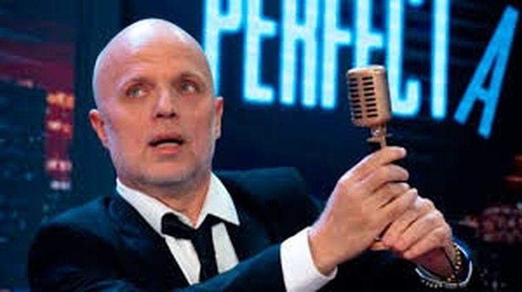 Netflix: el humorista encarna a un psicólogo en la serie. Netflix: el humorista encarna a un psicólogo en la serie.