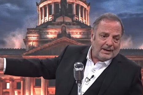 Baby Etchecopar revoleó a Mariano Yezze. Foto: captura de video A24. Baby Etchecopar revoleó a Mariano Yezze. Foto: captura de video A24.