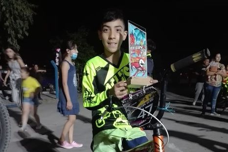 Valentino se entrenaba para competir porque la bicicleta era su vida
