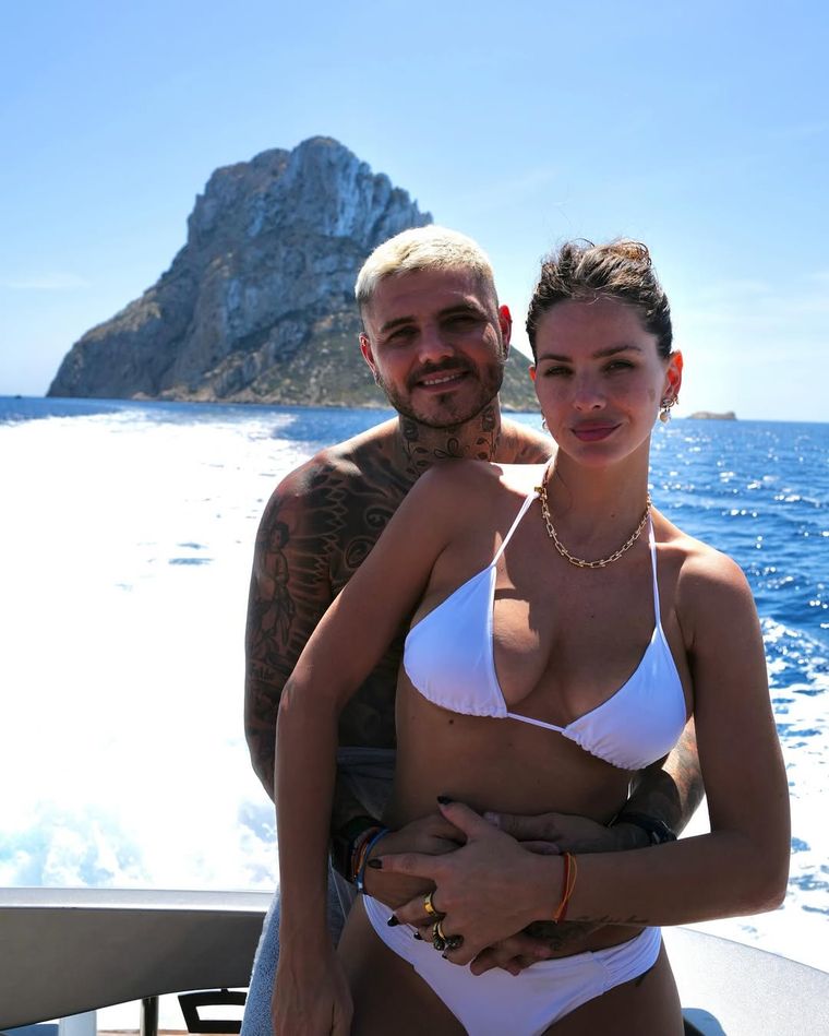 Mauro Icardi y la China Suárez en Ibiza. Mauro Icardi y la China Suárez en Ibiza. 