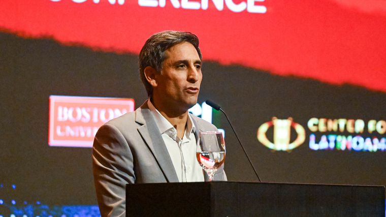 García Borda destacó que un equipo de Mendoza se posicionó entre los mejores representantes de hackers éticos en la competencia orientada a detectar vulnerabilidades y resolver escenarios vinculados al cibercrimen. García Borda destacó que un equipo de Mendoza se posicionó entre los mejores representantes de hackers éticos en la competencia orientada a detectar vulnerabilidades y resolver escenarios vinculados al cibercrimen.