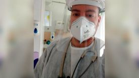 Hay personas que sienten miedo de que las intuben, dicen que los vamos a matar: el testimonio de un joven médico que comenzó su carrera en la pandemia