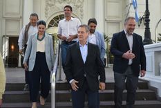 Algunos intendentes del PJ local firmaron el amparo contra el DNU de Milei Foto: Maximiliano Ríos / MDZ