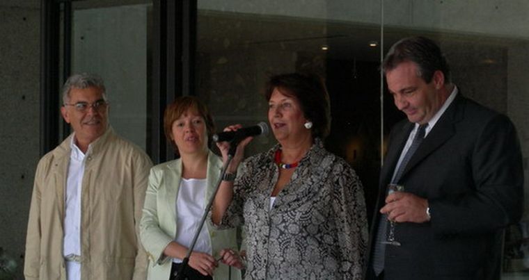 Julieta Gargiulo, directora de la Sala de Arte junto al secretario de Turismo de la provincia, Luis Böhm. Foto: MDZ