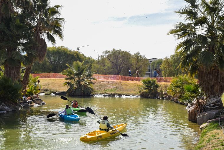 Más de 5.000 personas celebraron en el club y predio de golf. Más de 5.000 personas celebraron en el club y predio de golf.